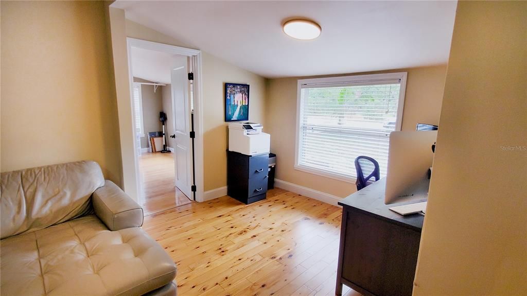 For Sale: $340,000 (2 beds, 2 baths, 1097 Square Feet)