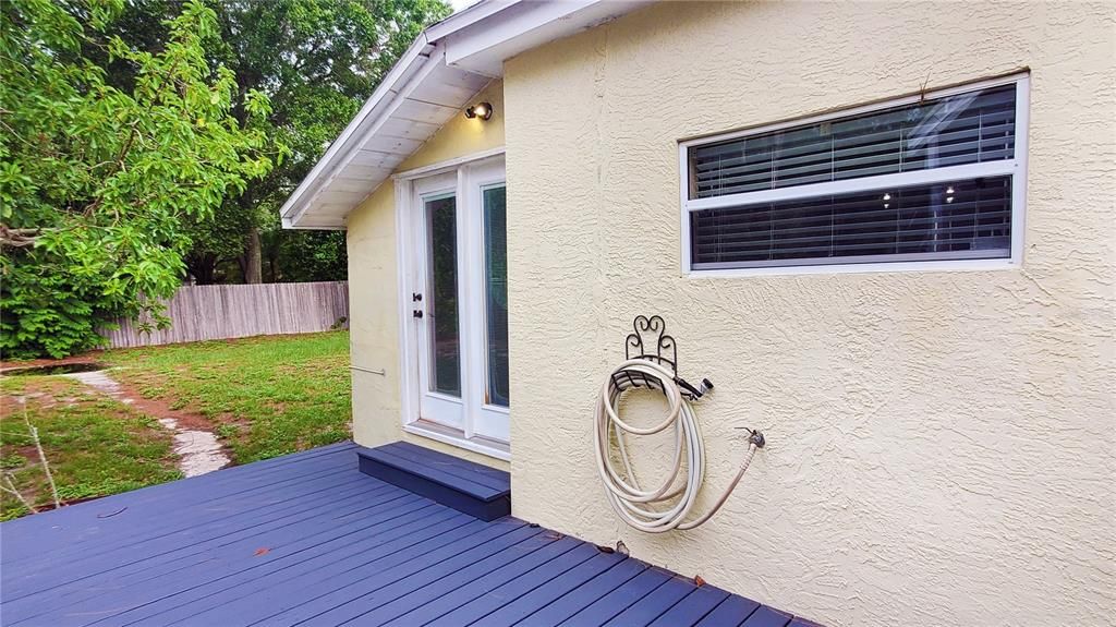 For Sale: $340,000 (2 beds, 2 baths, 1097 Square Feet)