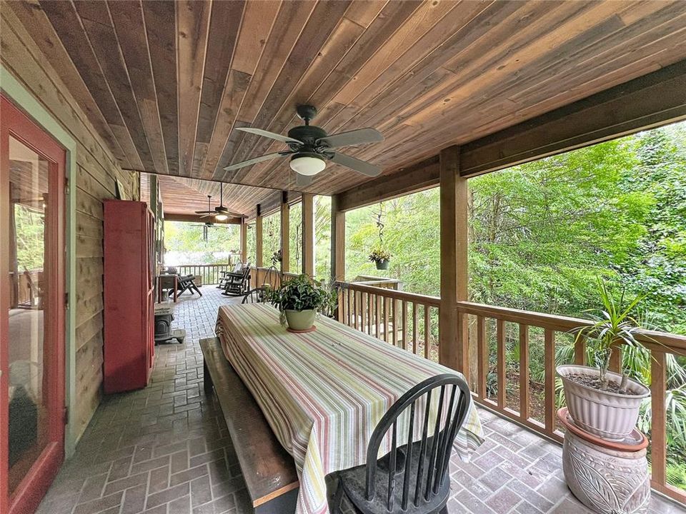 For Sale: $649,900 (4 beds, 2 baths, 1850 Square Feet)