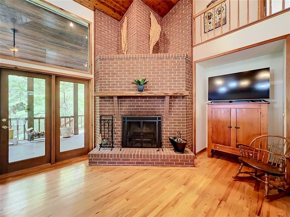 For Sale: $649,900 (4 beds, 2 baths, 1850 Square Feet)