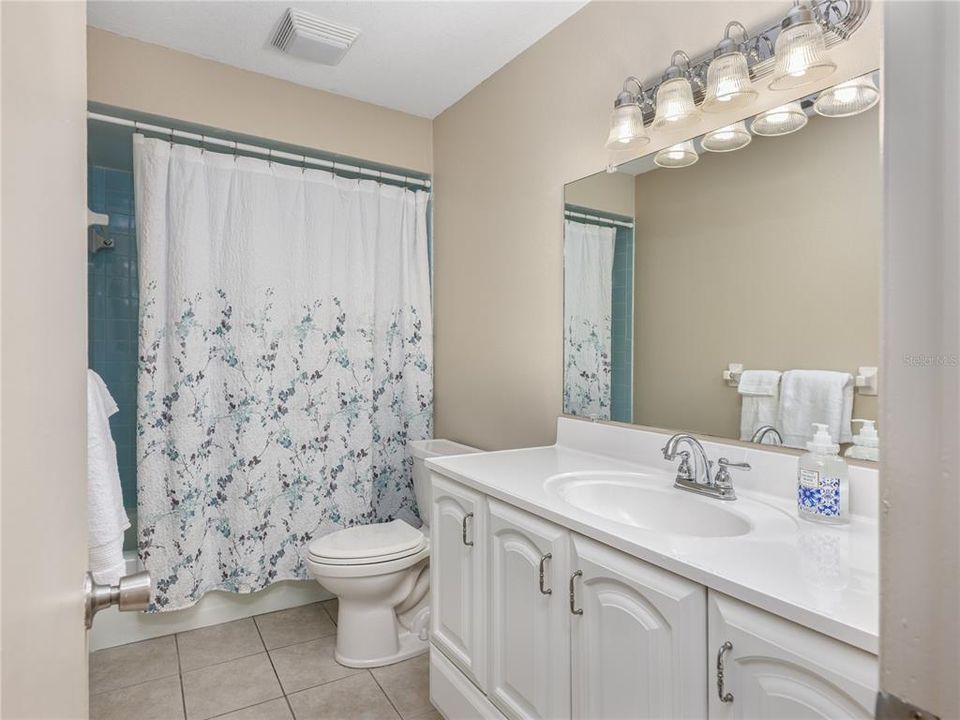 For Sale: $450,000 (3 beds, 2 baths, 1705 Square Feet)