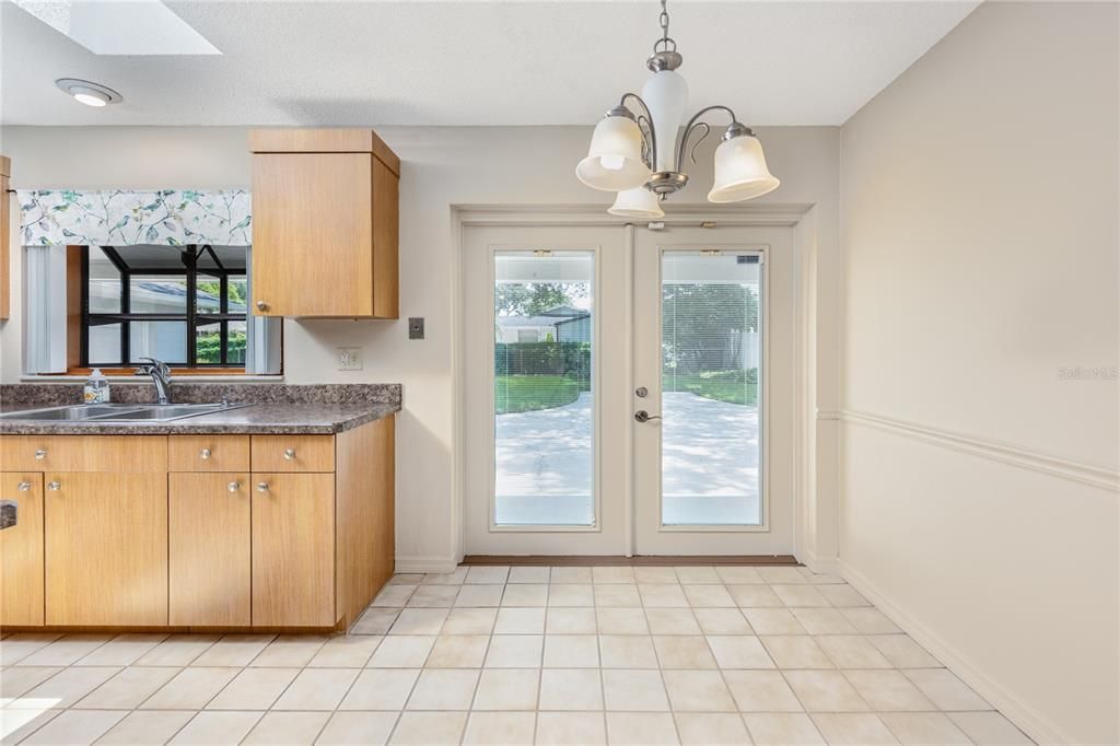For Sale: $450,000 (3 beds, 2 baths, 1705 Square Feet)