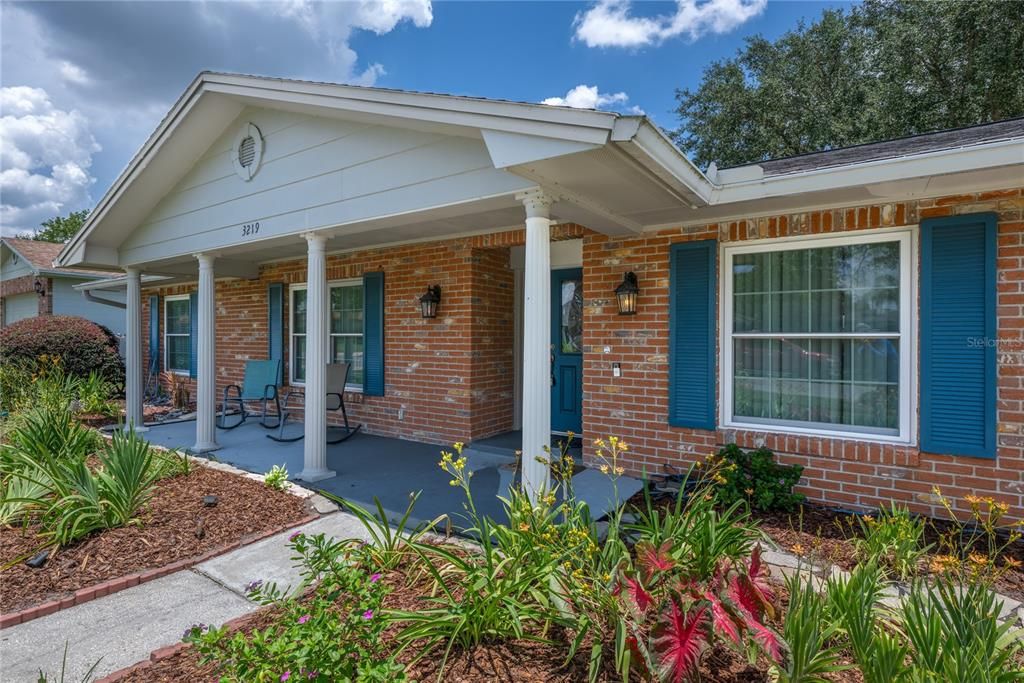For Sale: $450,000 (3 beds, 2 baths, 1705 Square Feet)