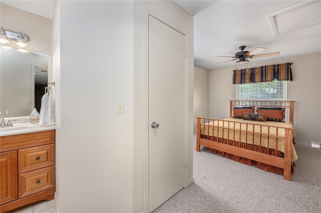 For Sale: $450,000 (3 beds, 2 baths, 1705 Square Feet)