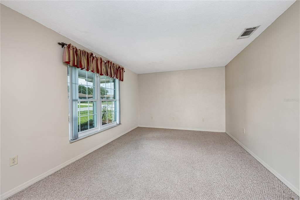 For Sale: $450,000 (3 beds, 2 baths, 1705 Square Feet)