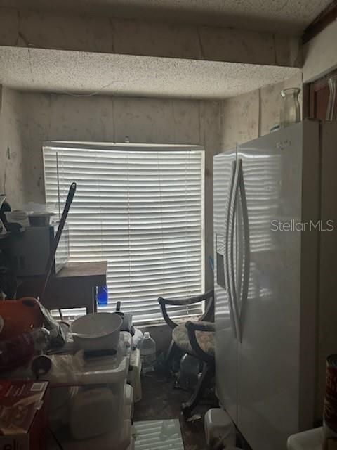 На продажу: $179,900 (2 спален, 1 ванн, 981 Квадратных фут)