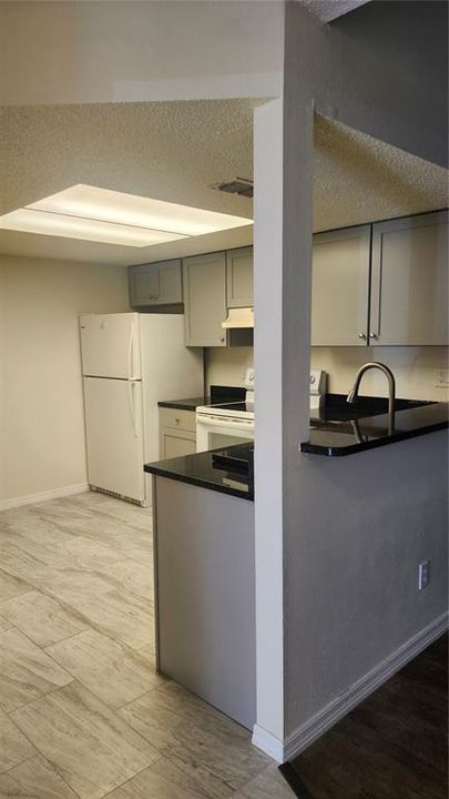 For Rent: $1,450 (2 beds, 2 baths, 960 Square Feet)