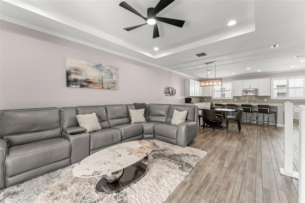 En Venta: $519,000 (3 camas, 3 baños, 2187 Pies cuadrados)