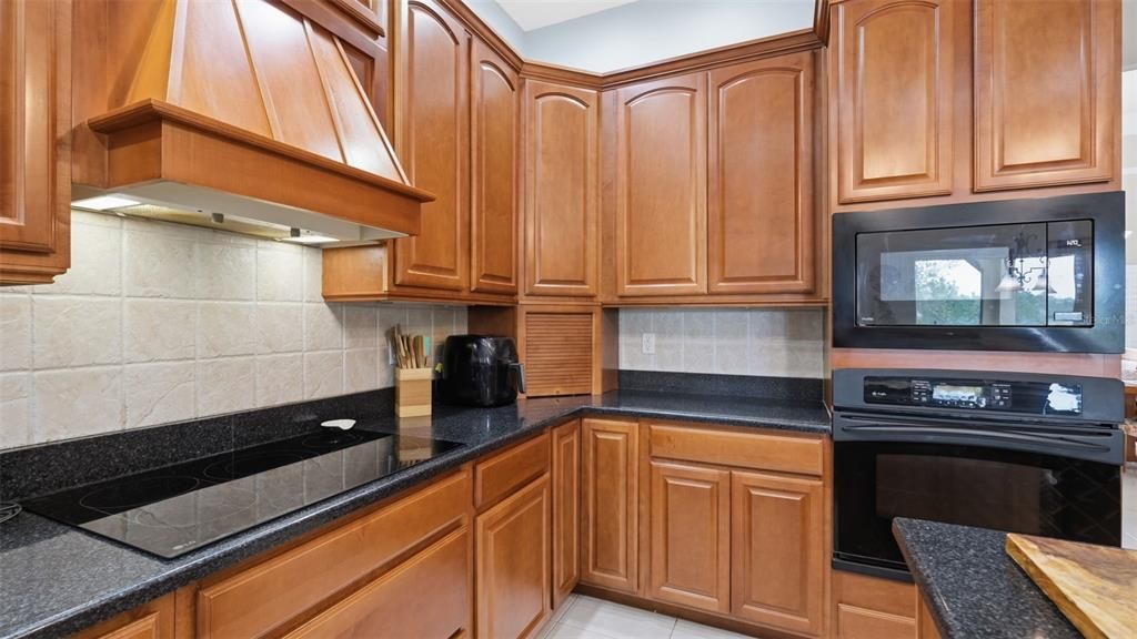 En Venta: $795,000 (4 camas, 3 baños, 3395 Pies cuadrados)