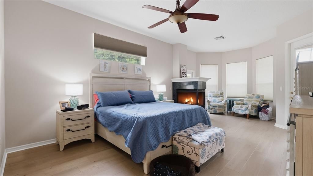 En Venta: $795,000 (4 camas, 3 baños, 3395 Pies cuadrados)