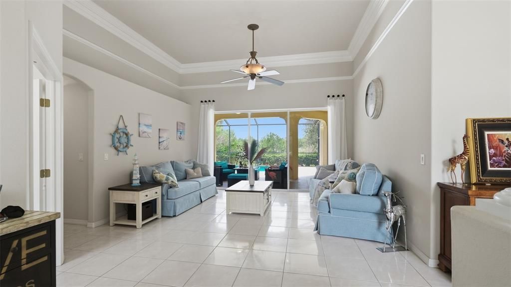 En Venta: $795,000 (4 camas, 3 baños, 3395 Pies cuadrados)