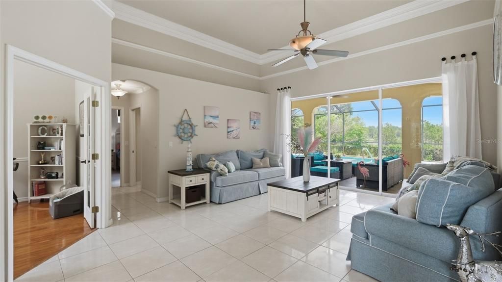 En Venta: $795,000 (4 camas, 3 baños, 3395 Pies cuadrados)