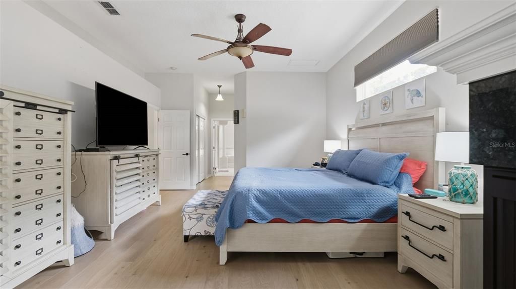 En Venta: $795,000 (4 camas, 3 baños, 3395 Pies cuadrados)