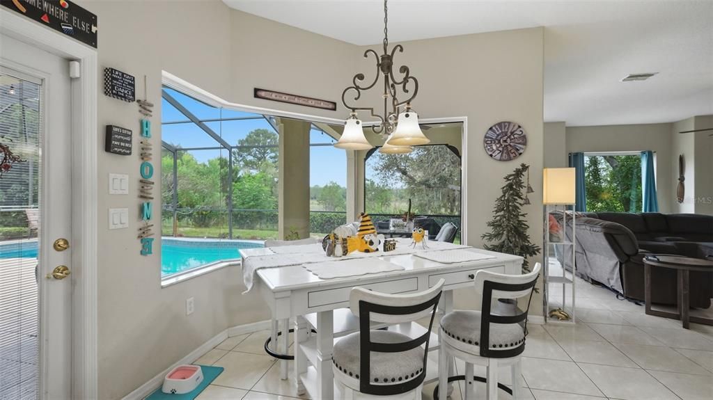 En Venta: $795,000 (4 camas, 3 baños, 3395 Pies cuadrados)