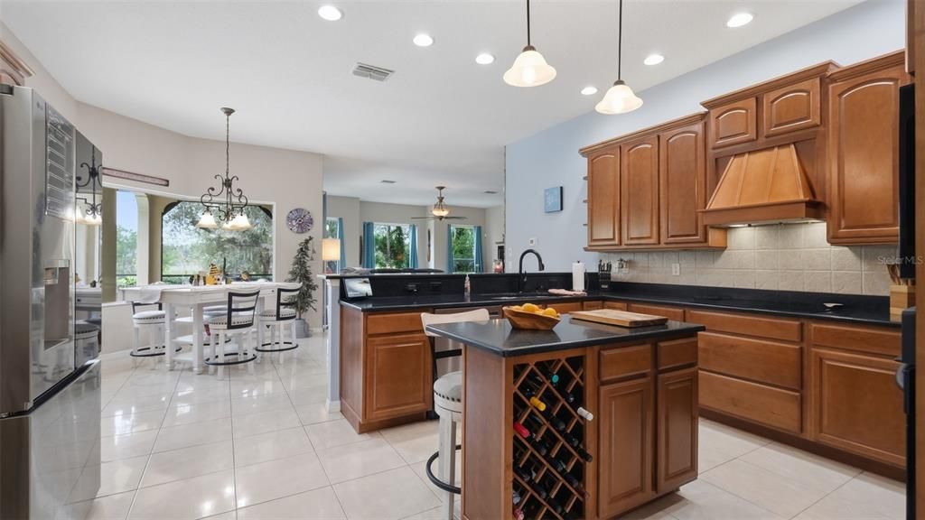 En Venta: $795,000 (4 camas, 3 baños, 3395 Pies cuadrados)