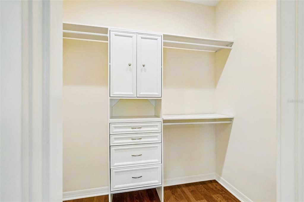 Activo con contrato: $1,175,000 (4 camas, 2 baños, 2986 Pies cuadrados)