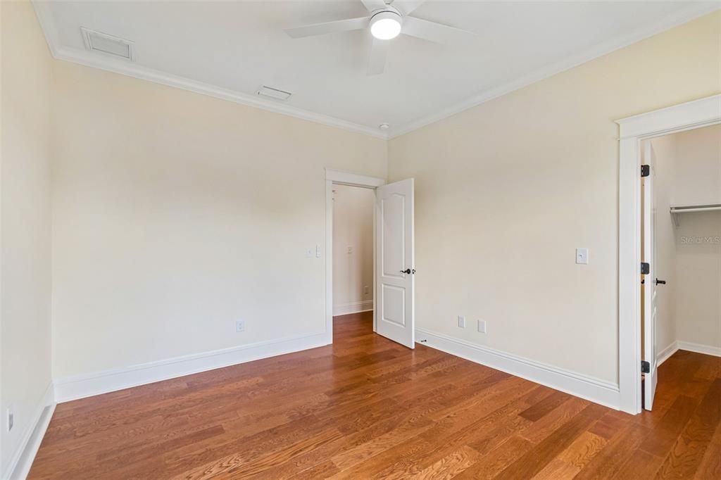 Activo con contrato: $1,175,000 (4 camas, 2 baños, 2986 Pies cuadrados)