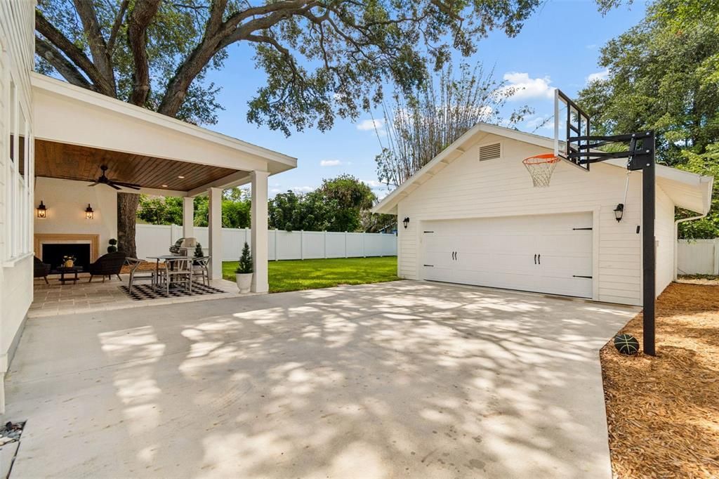 Activo con contrato: $1,175,000 (4 camas, 2 baños, 2986 Pies cuadrados)