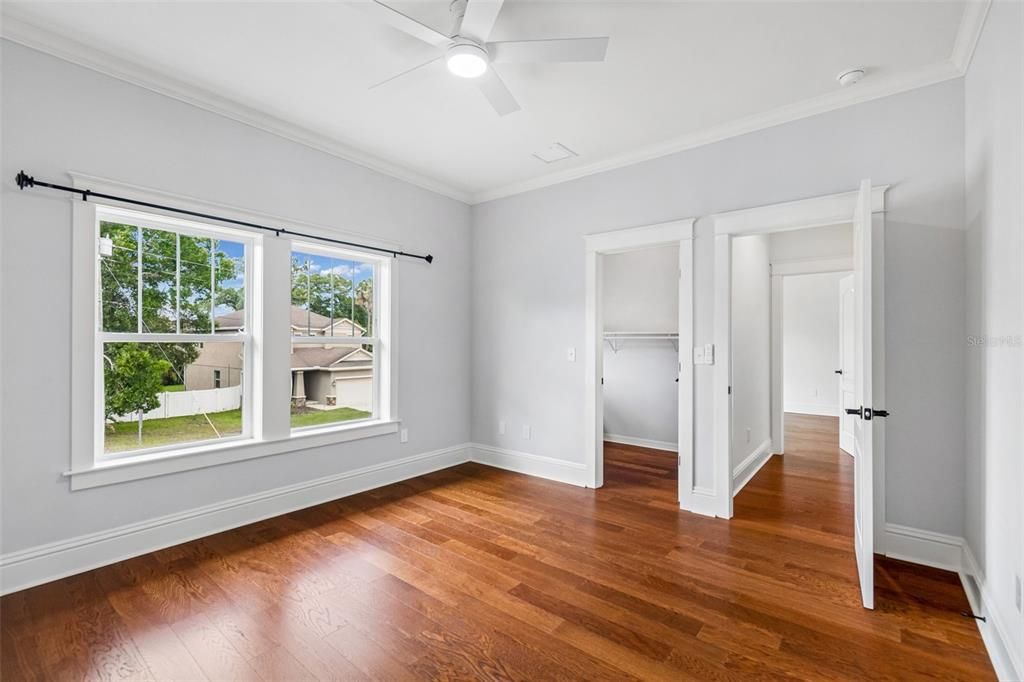 Activo con contrato: $1,175,000 (4 camas, 2 baños, 2986 Pies cuadrados)