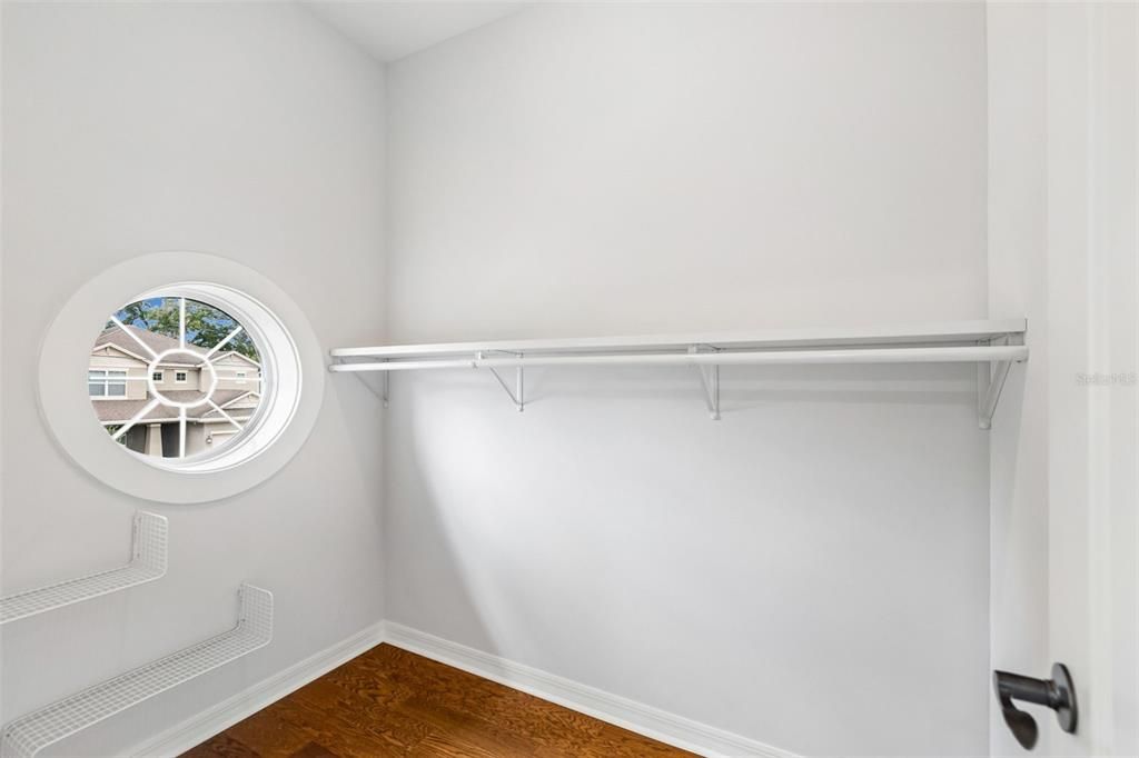 Activo con contrato: $1,175,000 (4 camas, 2 baños, 2986 Pies cuadrados)