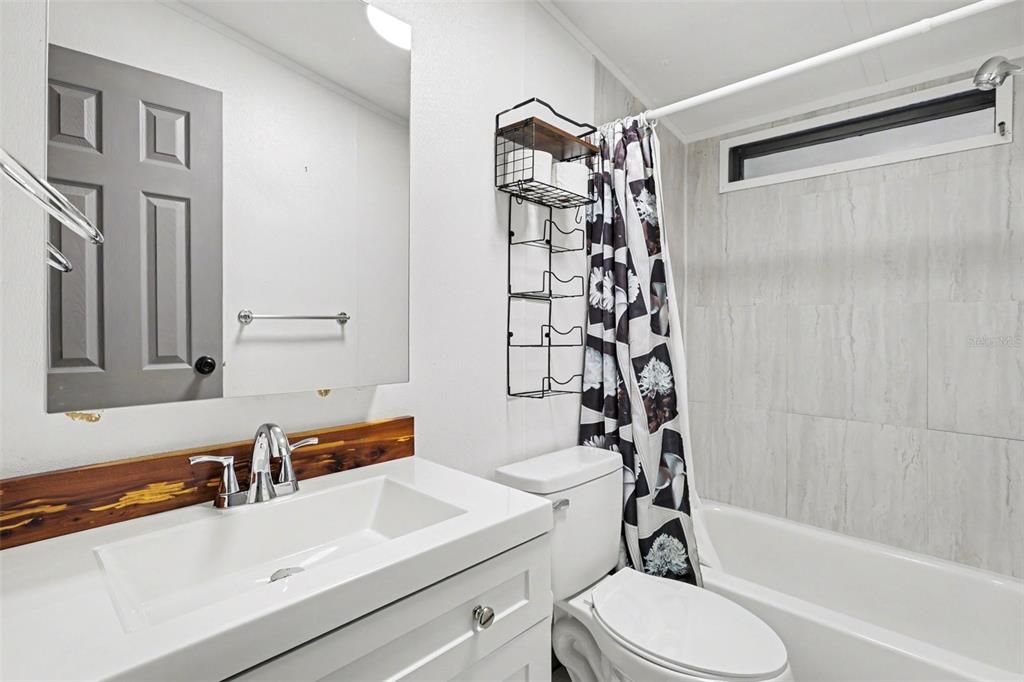 For Sale: $170,000 (3 beds, 2 baths, 1368 Square Feet)