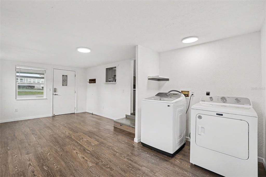 For Sale: $170,000 (3 beds, 2 baths, 1368 Square Feet)
