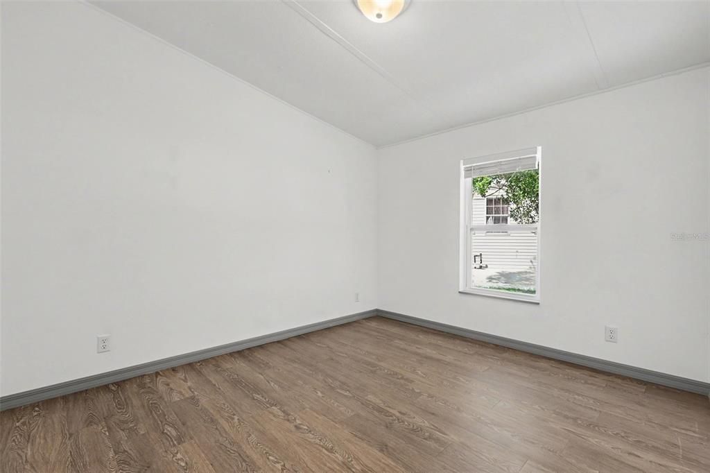 For Sale: $170,000 (3 beds, 2 baths, 1368 Square Feet)