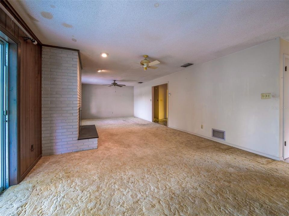 For Sale: $649,900 (3 beds, 2 baths, 1874 Square Feet)