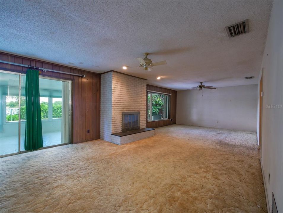 For Sale: $649,900 (3 beds, 2 baths, 1874 Square Feet)
