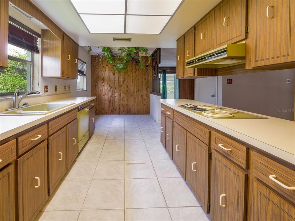 For Sale: $649,900 (3 beds, 2 baths, 1874 Square Feet)