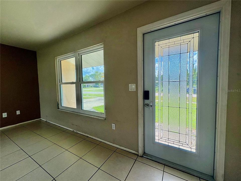 En Venta: $278,900 (3 camas, 2 baños, 1423 Pies cuadrados)