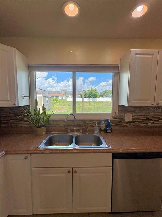 En Venta: $278,900 (3 camas, 2 baños, 1423 Pies cuadrados)