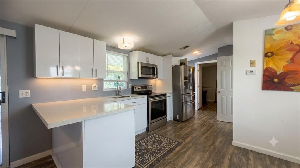 For Rent: $1,250 (1 beds, 1 baths, 510 Square Feet)