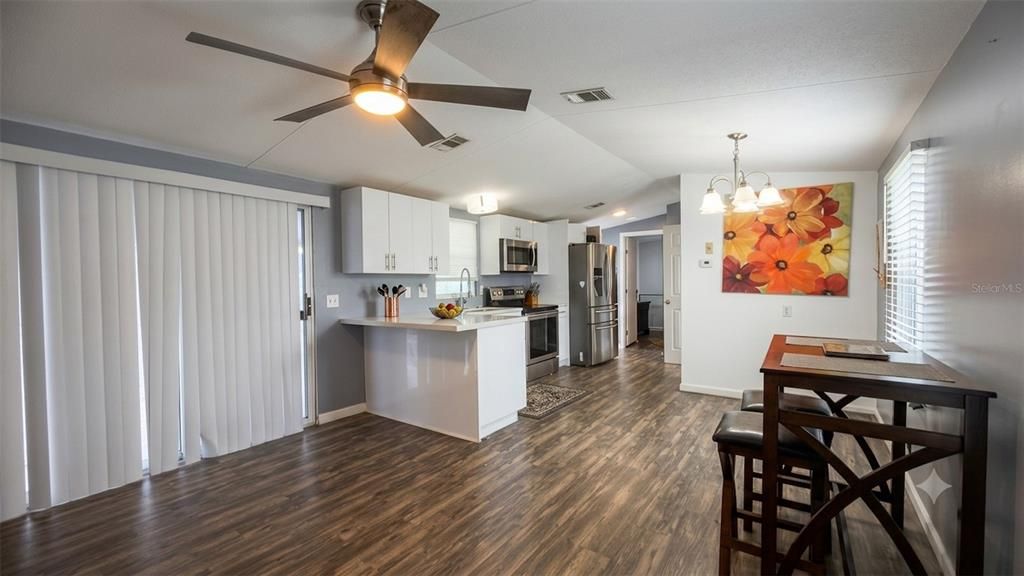 For Rent: $1,250 (1 beds, 1 baths, 510 Square Feet)