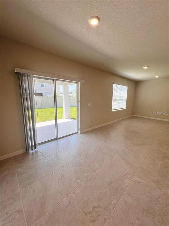 В аренду: $2,750 (4 спален, 3 ванн, 2207 Квадратных фут)