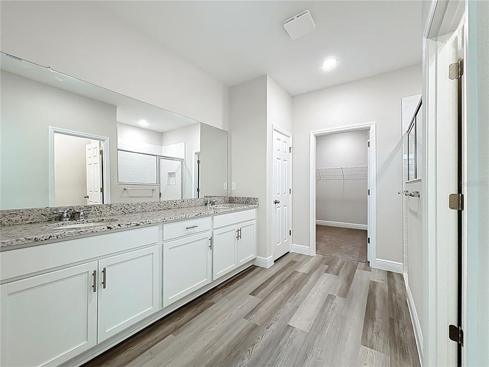 En Venta: $329,900 (4 camas, 2 baños, 1810 Pies cuadrados)