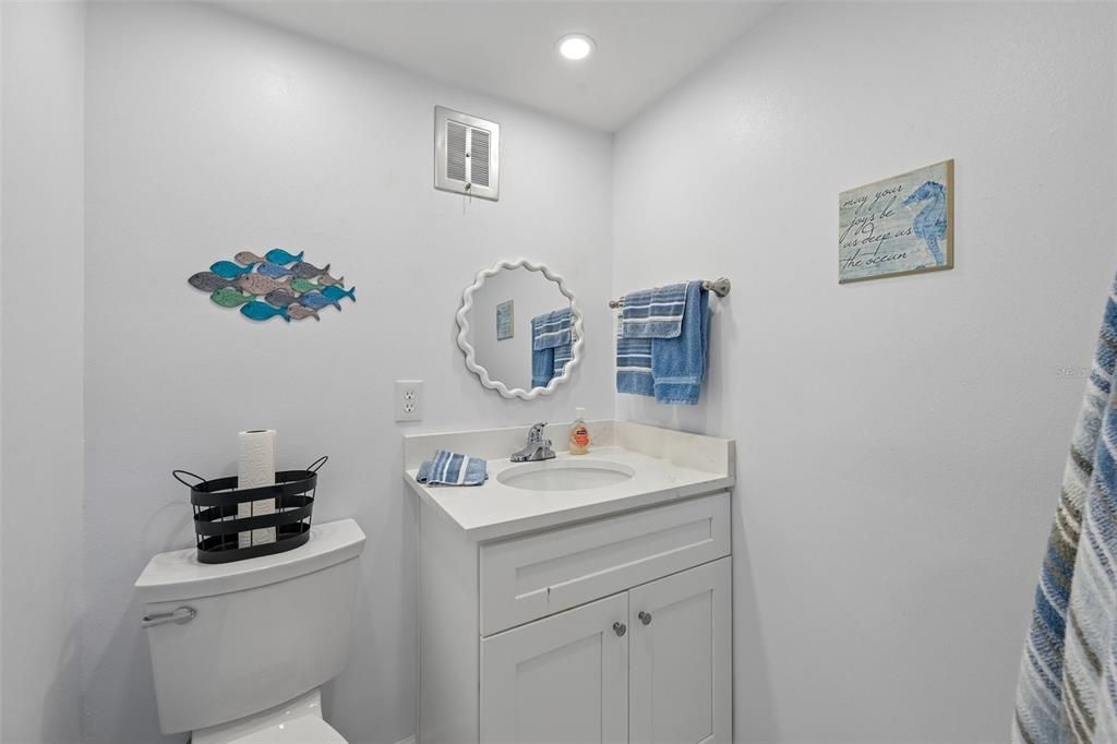 For Sale: $479,990 (2 beds, 2 baths, 864 Square Feet)