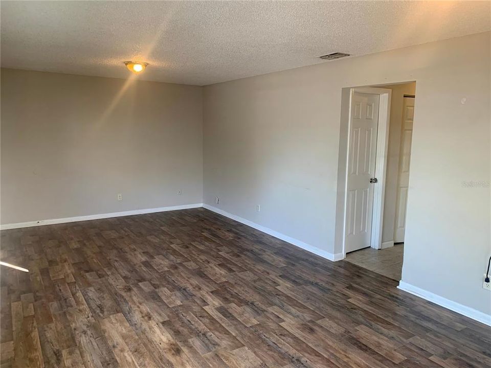En Venta: $325,000 (4 camas, 0 baños, 1750 Pies cuadrados)