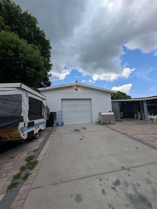 For Sale: $720,000 (5 beds, 4 baths, 2102 Square Feet)