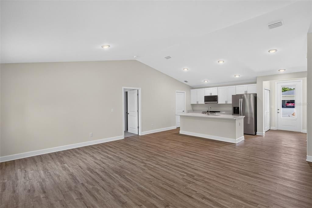 En Venta: $329,500 (3 camas, 3 baños, 1818 Pies cuadrados)
