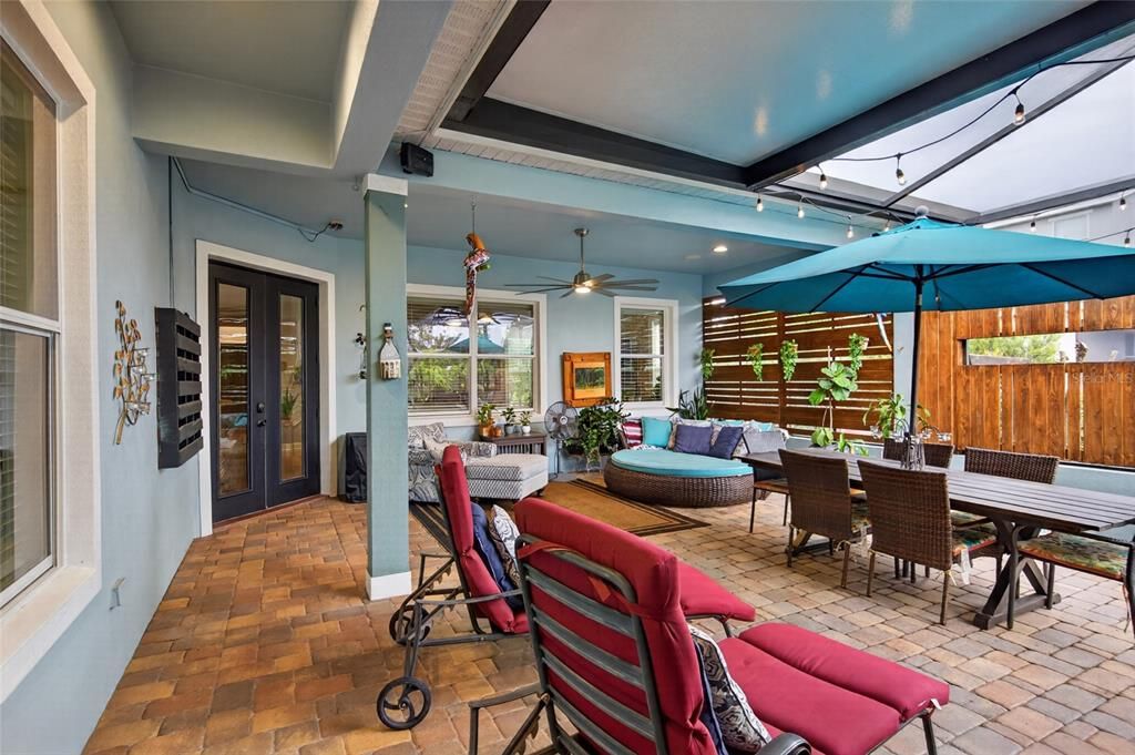 En Venta: $605,000 (3 camas, 3 baños, 2541 Pies cuadrados)