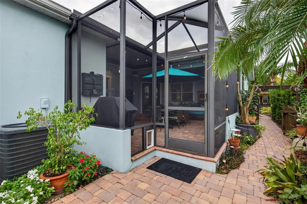 En Venta: $605,000 (3 camas, 3 baños, 2541 Pies cuadrados)