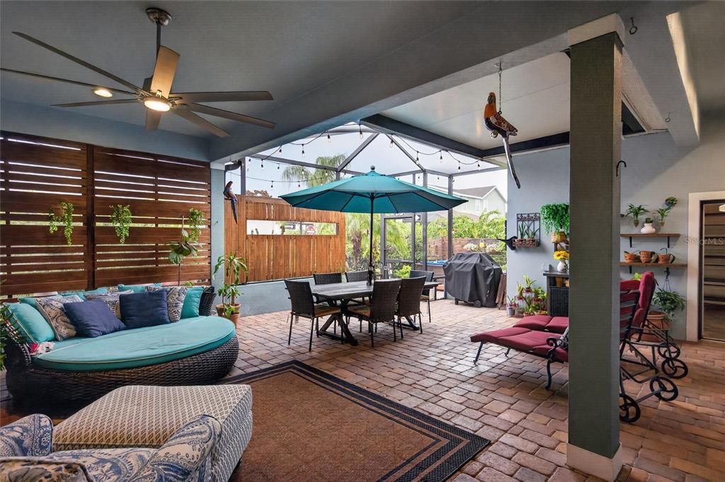 En Venta: $605,000 (3 camas, 3 baños, 2541 Pies cuadrados)