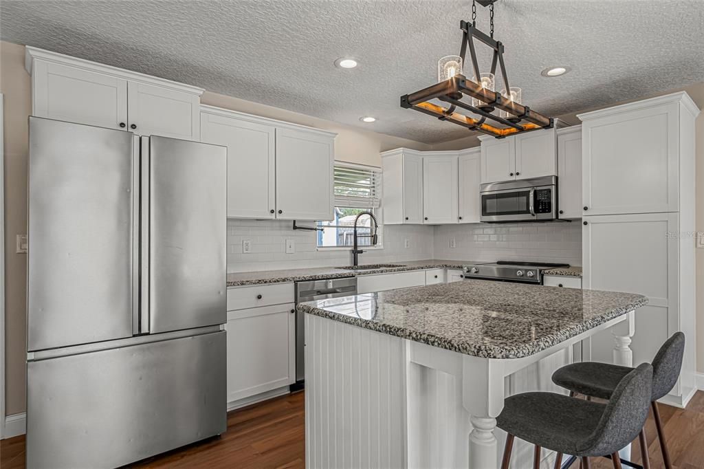 For Sale: $269,900 (3 beds, 2 baths, 1277 Square Feet)