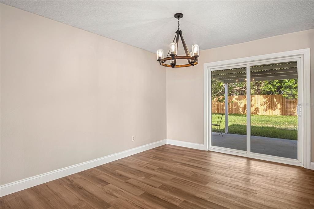 For Sale: $269,900 (3 beds, 2 baths, 1277 Square Feet)