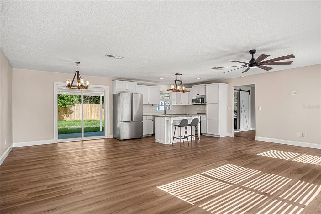 For Sale: $269,900 (3 beds, 2 baths, 1277 Square Feet)