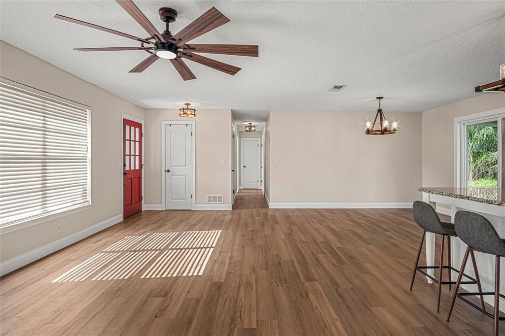 For Sale: $269,900 (3 beds, 2 baths, 1277 Square Feet)
