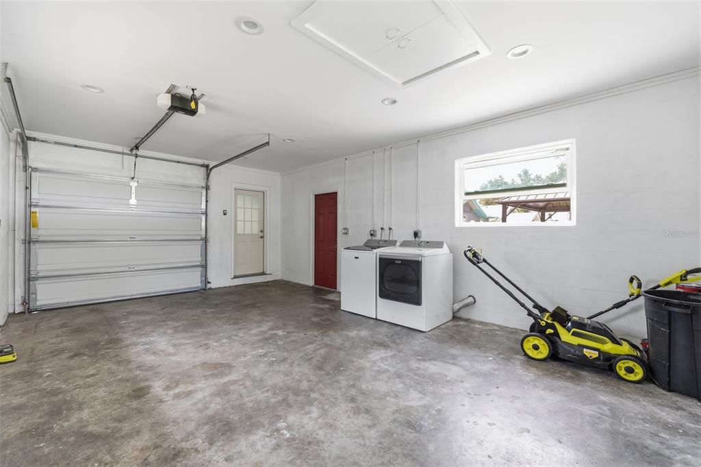 Activo con contrato: $329,000 (2 camas, 1 baños, 984 Pies cuadrados)