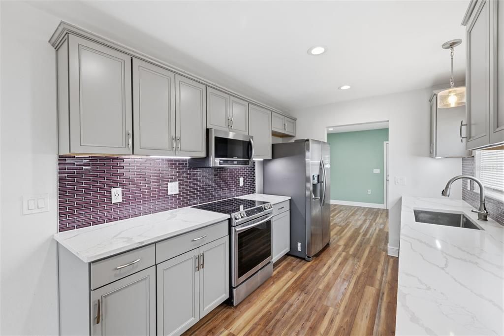 Activo con contrato: $329,000 (2 camas, 1 baños, 984 Pies cuadrados)