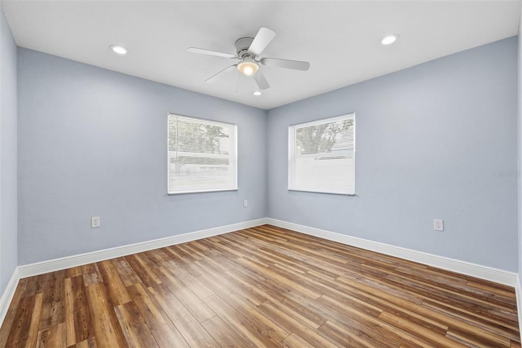Activo con contrato: $329,000 (2 camas, 1 baños, 984 Pies cuadrados)